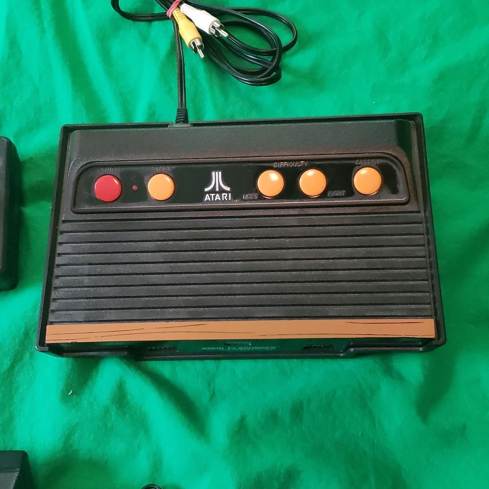 Atari Flashback 5 with Two Controllers Manual Power Cable + AV Cable Not Working